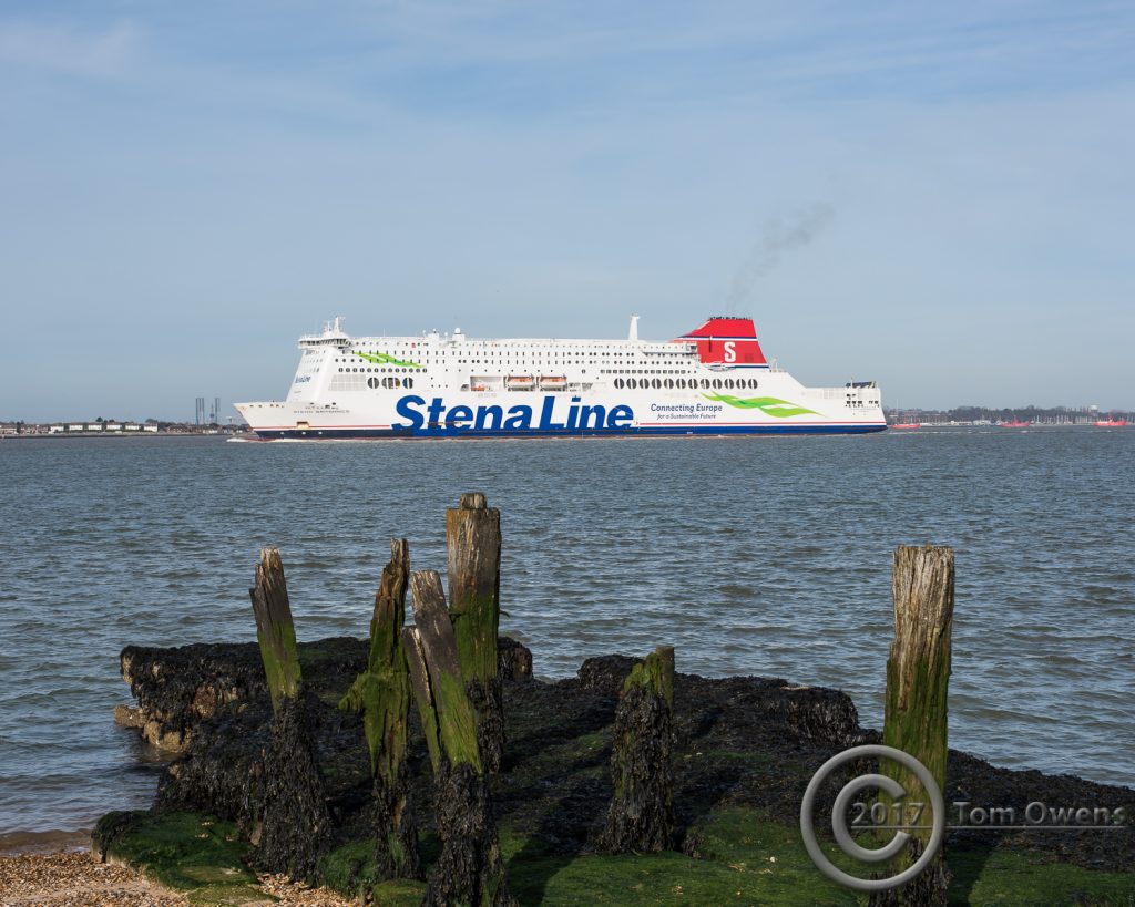 Ferry, very light heading to the North Sea